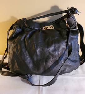 lot 64 image: Variety of Handbags