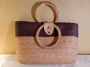 lot 68 image: Variety of Straw Totes
