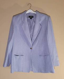 lot 148 image: Ellen Tracy Silk Blazer