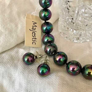 lot 88 image: Majestic Pearl Necklace and Earring Set