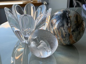 lot 7 image: Decorative Home Decor Items