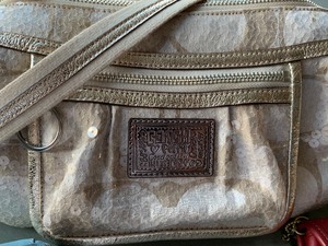 lot 9 image: Coach Handbag- Poppy