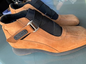 lot 18 image: Bogner Womens Shoes