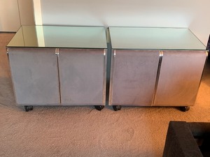 lot 31 image: Pair of Nightstands