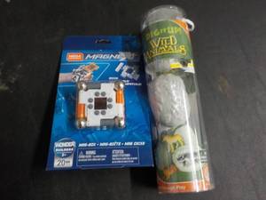 lot 31 image: Magnext and Dig it Up Wild Animals...