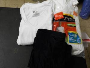 lot 69 image: Mens M T-shirt and boxer lot...