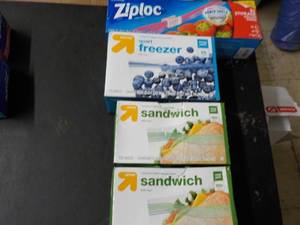 lot 87 image: Sandwich, Quart and Gallon Size Bag...