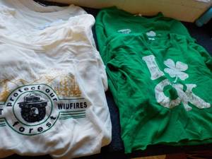 lot 126 image: 5 New Sweatshirt Type Tops Girls si...