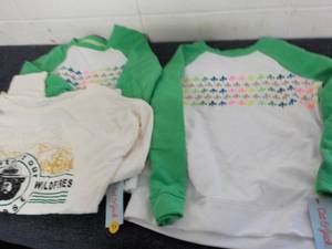 lot 128 image: 3 new Sweatshirt Type Tops Girls si...