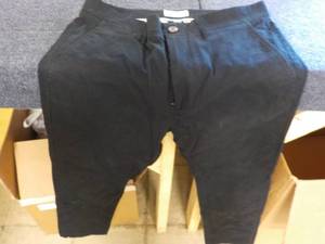 lot 138 image: Good Fellow size 32w x 30L Pants...