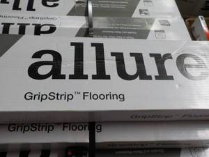 lot 165 image: 10 Cases Allure Grip Strip Blonde M...