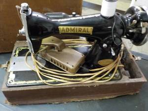 lot 168 image: Vintage Trunk and Sewing Machine 41...