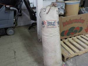 lot 171 image: Sports Lot...