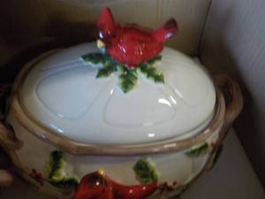 lot 182 image: Cardinal Soup Tureen...