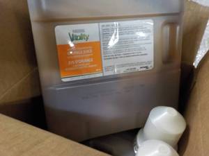 lot 209 image: 2 Boxes of 3 - 3 Liter Jugs Vitalit...