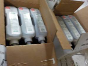 lot 210 image: 2 boxes of 3 - 3.5 Liter Jugs Citru...