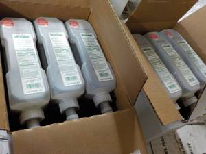 lot 211 image: 2 boxes of 3 - 3.5 Liter Jugs Citru...