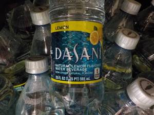 lot 265 image: 24 Bottles Dasani Lemon Flavored Wa...