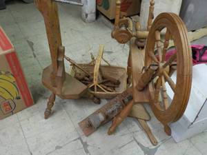 lot 320 image: Wood Spinning Wheels- needs assembl...