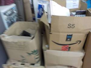 lot 332 image: Pallet Lot    ...