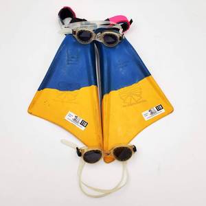 Churchill Makapuu Floating Fins w Fin Tethers, 2 Goggles