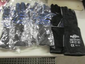 lot 88 image: 3 Specialized Work Gloves...