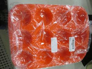 lot 128 image: 5- Silicone Muffins Molds...