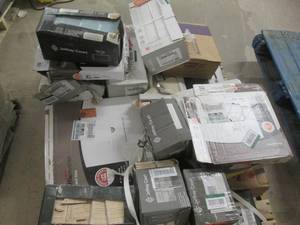 lot 237 image: Pallet of Assorted Wall & Floor Til...