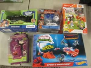 lot 260 image: 5 Assorted Toys...