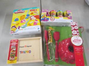 lot 271 image: 4 Assorted Toys...