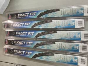 lot 359 image: 5 Carquest Exact Fit 16-52 Wiper Bl...