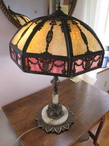 lot 9 image: Ornate, very heavy Slag lamp...