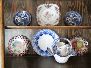 lot 26 image: Decorative plates and basket...