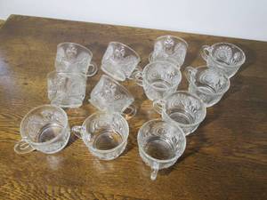 lot 41 image: Glass punch cups...
