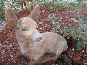 lot 100 image: Deer ornament ...