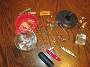 lot 116 image: Lot of decorative items and clipper...