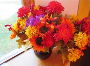 lot 119 image: Silk flower arrangement...