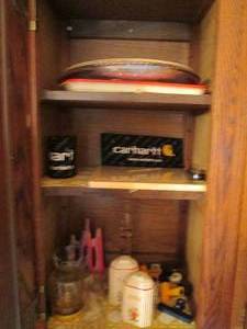 lot 123 image: Lot of kitchen cupboard goods...