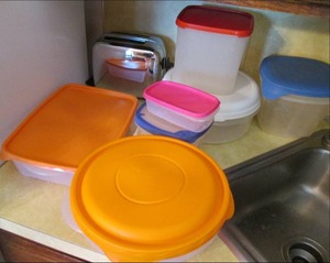 lot 130 image: Food storage containers