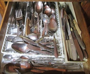 lot 133 image: Drawer of silverware...