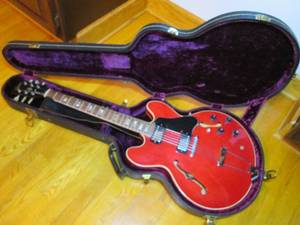 lot 201 image: Gibson electric guitar in case - Mo...