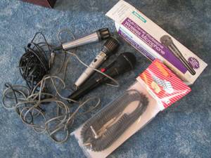lot 209 image: 3 Microphones and extra cable...