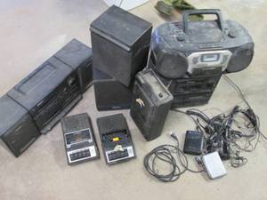 lot 225 image: Lot of electronics and boom boxes...
