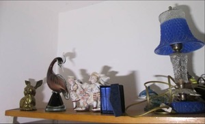 lot 233 image: Lot of household dcor...