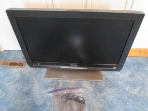 lot 514 image: Magnavox 31 TV...