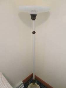 lot 534 image: Decorative floor lamp...