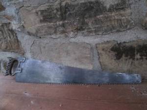 lot 553 image: Vintage saw, metal handle 32...