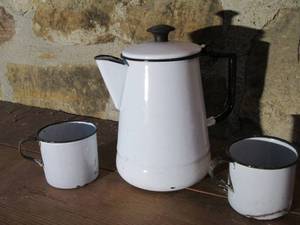 lot 563 image: Enamelware   ...