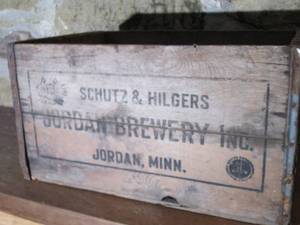 lot 564 image: Jordan MN Wooden crate...