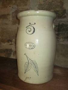 lot 576 image: Red Wing #5 Crock...